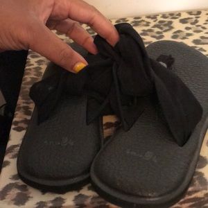 Sanuk Shoes - Very cute SANUK sandals in size 7 Sanuk Shoes - Very cute SANUK sandals in size 7